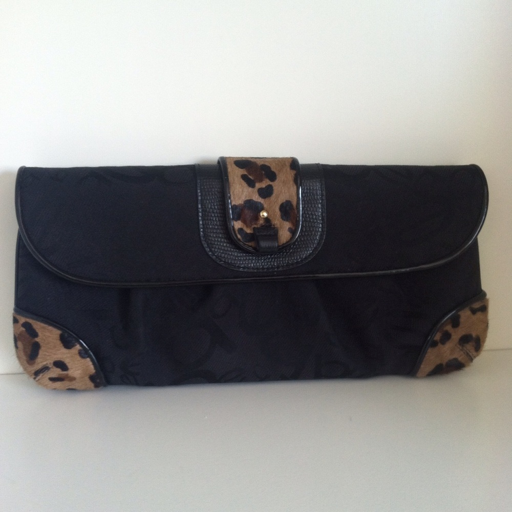 NWOT Bebe large clutch